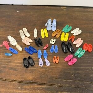 VINTAGE LARGE LOT 23 PAIRS BARBIE FRANCIE DOLL SHOES & SINGLES CLOSED OPEN TOES